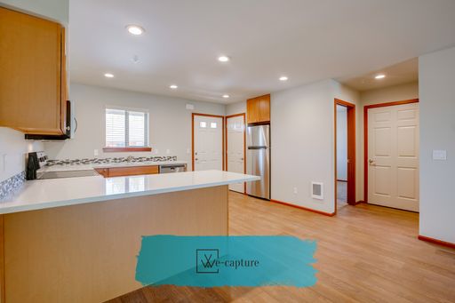 Welcome Home to Modern Comfort and Convenience - Beautiful 2 Bedroom 1 Bathroom Apartment! – photo 1