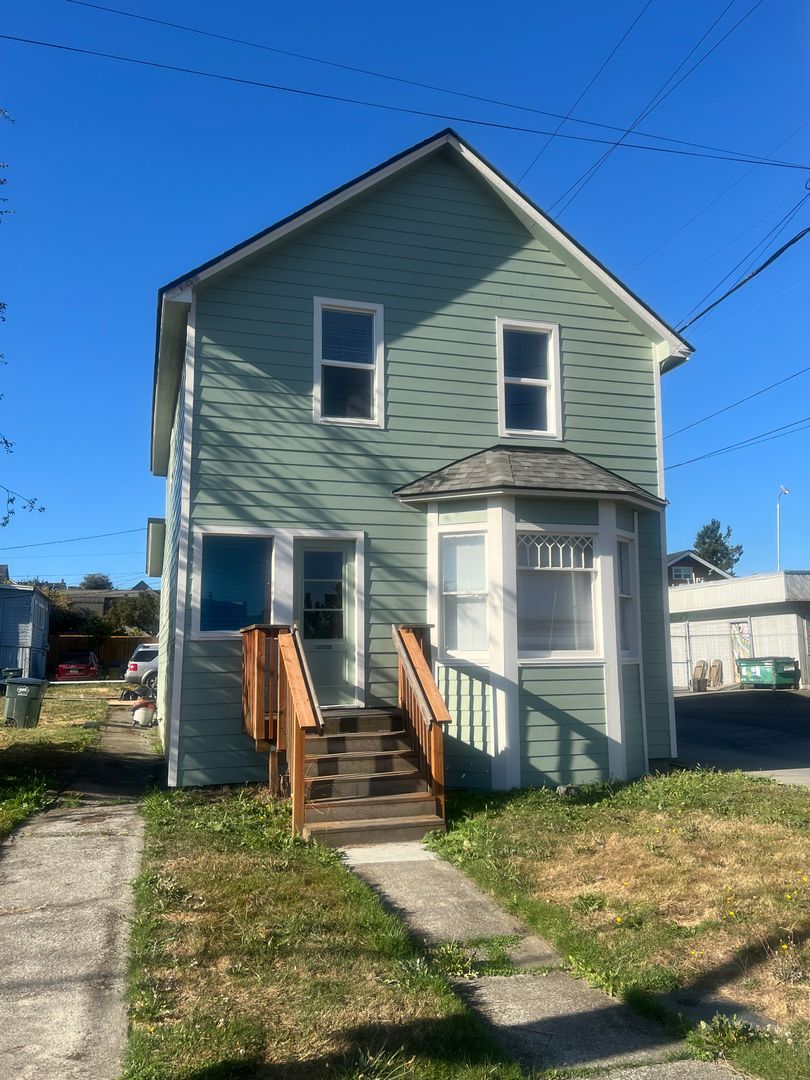 Bellingham House: 410 East Champion