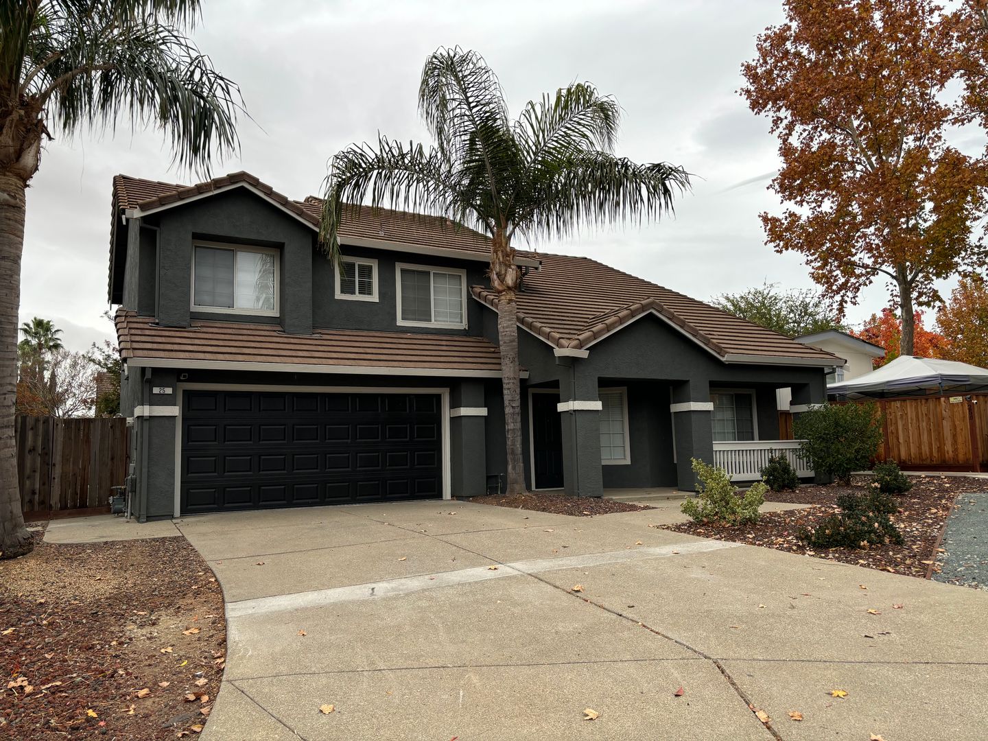 Brentwood Apartment: 25 Schilling Ct