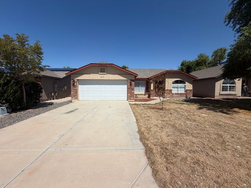 Free September Rent! 4872 E Whitehall Dr, San Tan Valley, AZ 85140 | $1,695/Month – photo 1