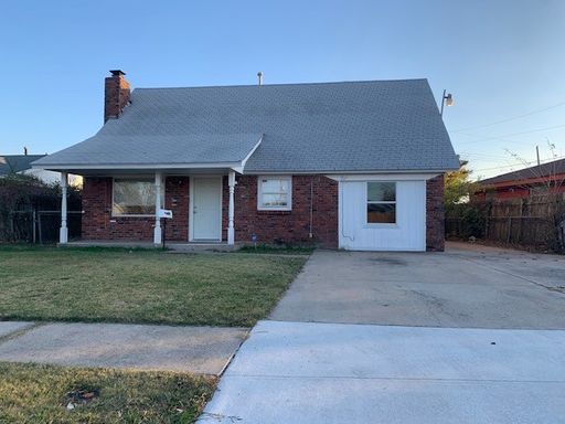 Spacious 4 bed Home Available Now! – photo 1