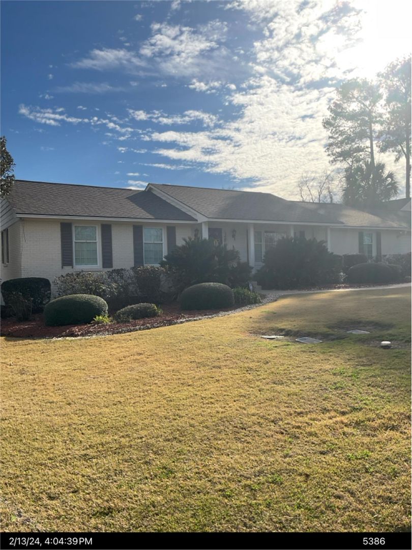 Quitman House: 1407 Camellia Dr.