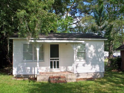 TWO BEDROOM HOME LOCATED IN REMERTON