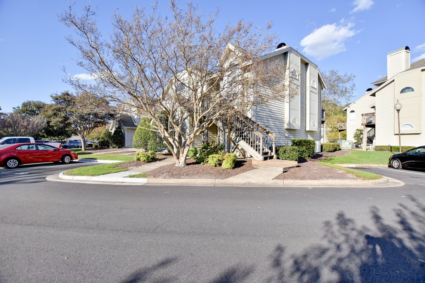 Chesapeake House: 525 E Lake Circle