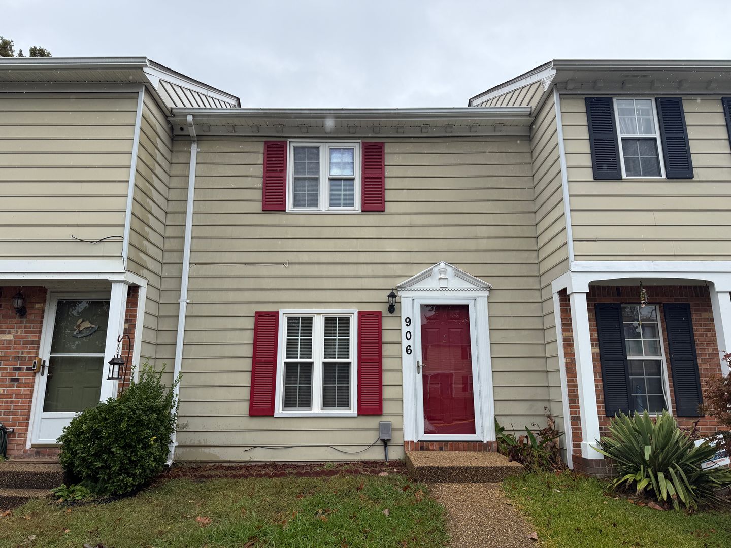 Chesapeake Townhome: 906 Seabreeze Ct