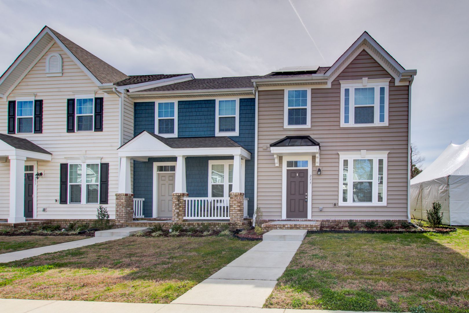 Portsmouth Townhome: 255 Goldenstar Lane