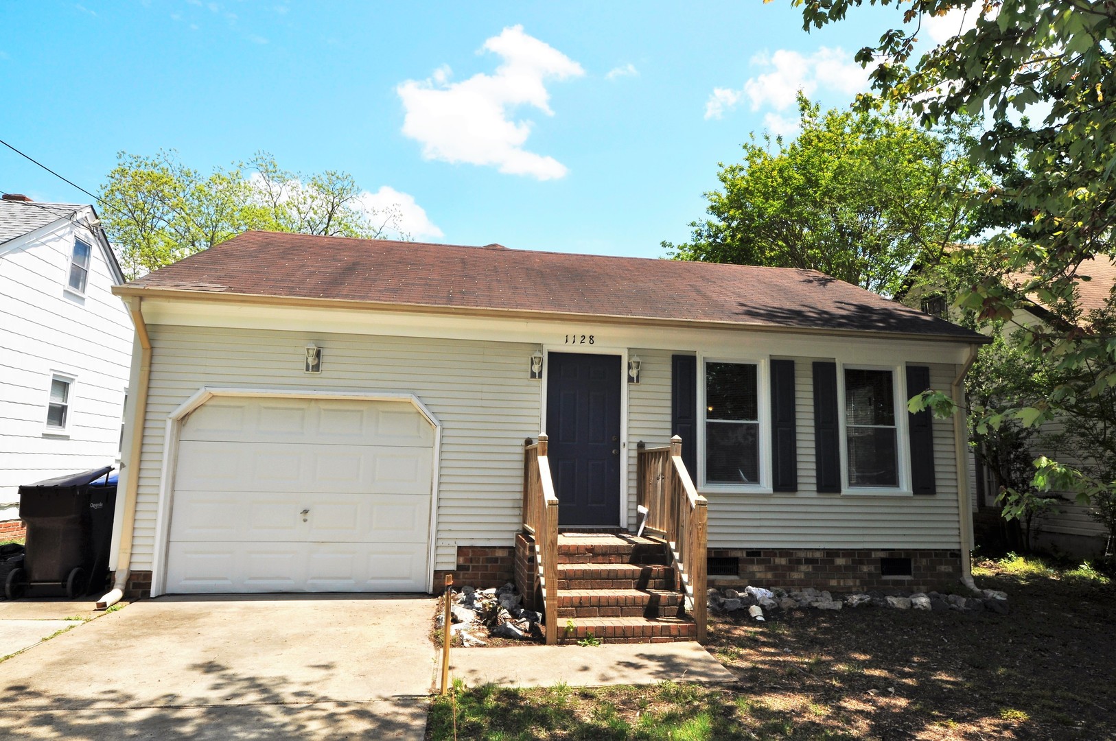 CHESAPEAKE House: 1128 HAZEL AVENUE