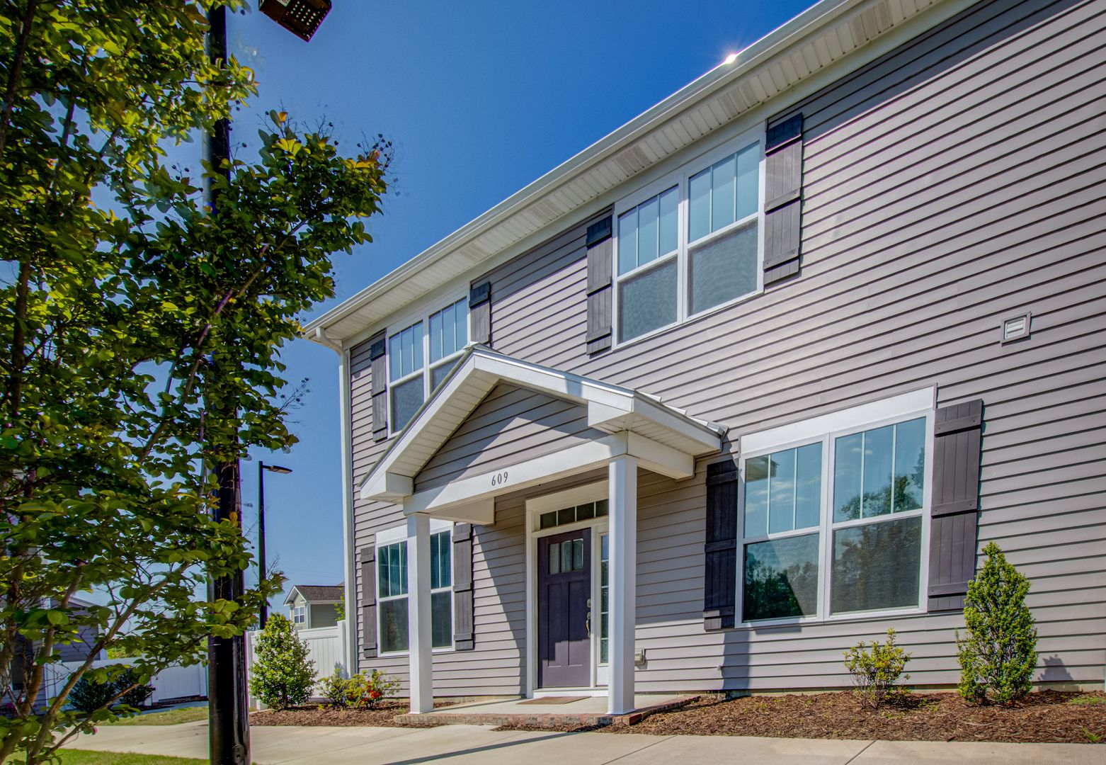Hampton Condo: 609 Fishers Court