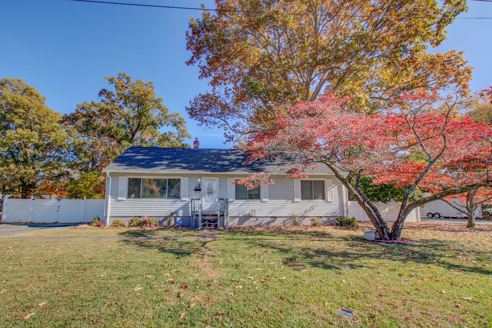 Hampton House: 200 Cynthia Dr