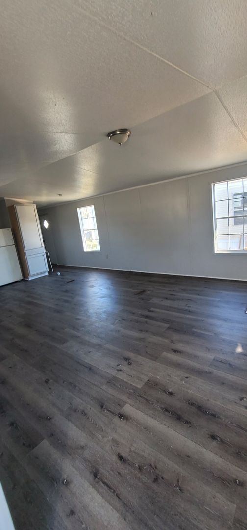 Gonzales Apartment: 12195 Roddy Rd