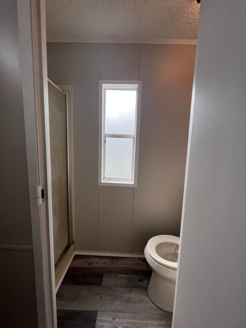 Gonzales Apartment: 12195 Roddy Rd