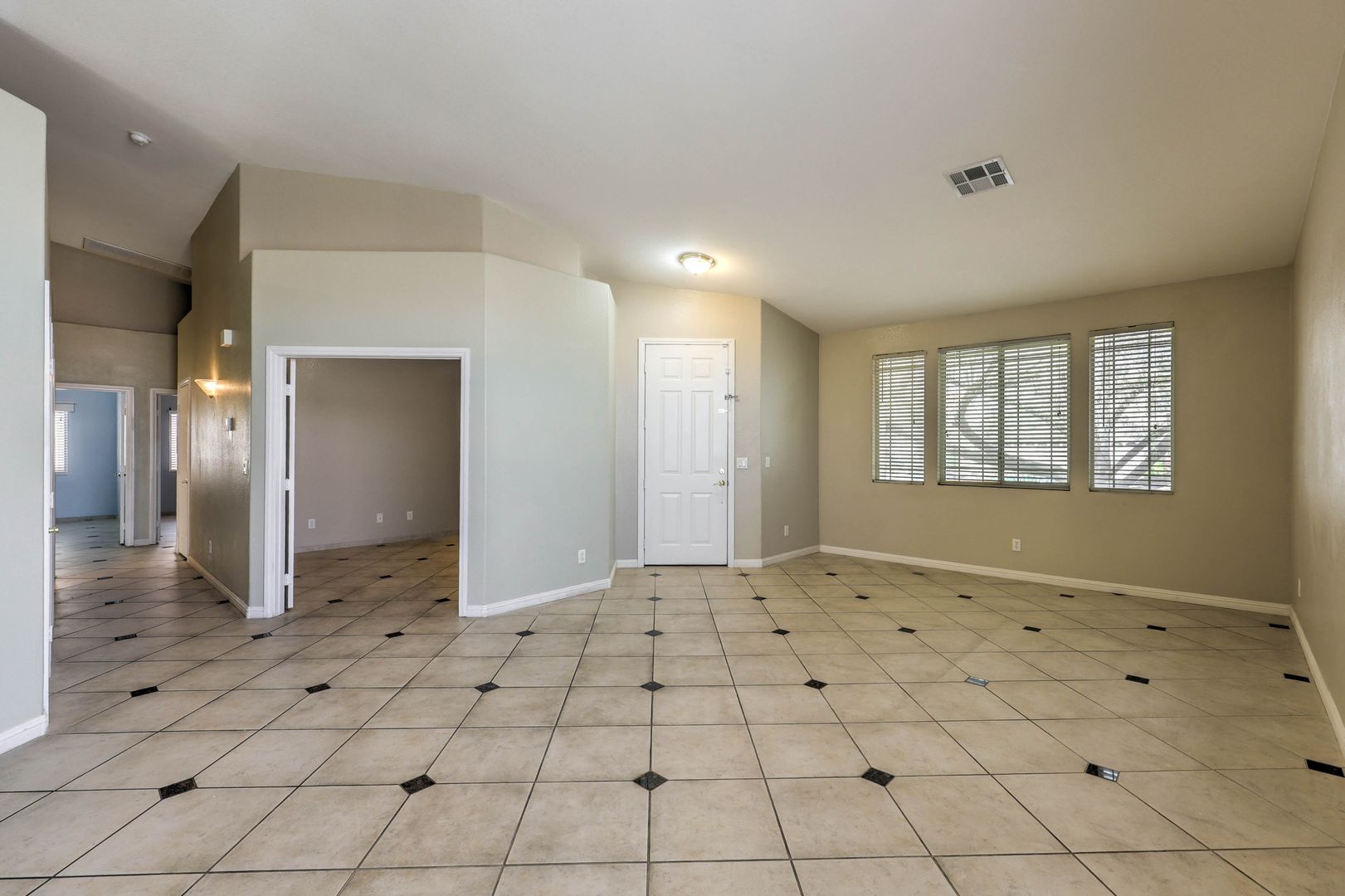 Henderson House: 1158 Mirage Lake