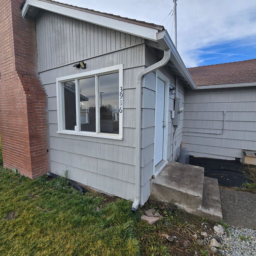 Klamath Falls House: 3916 Homedale