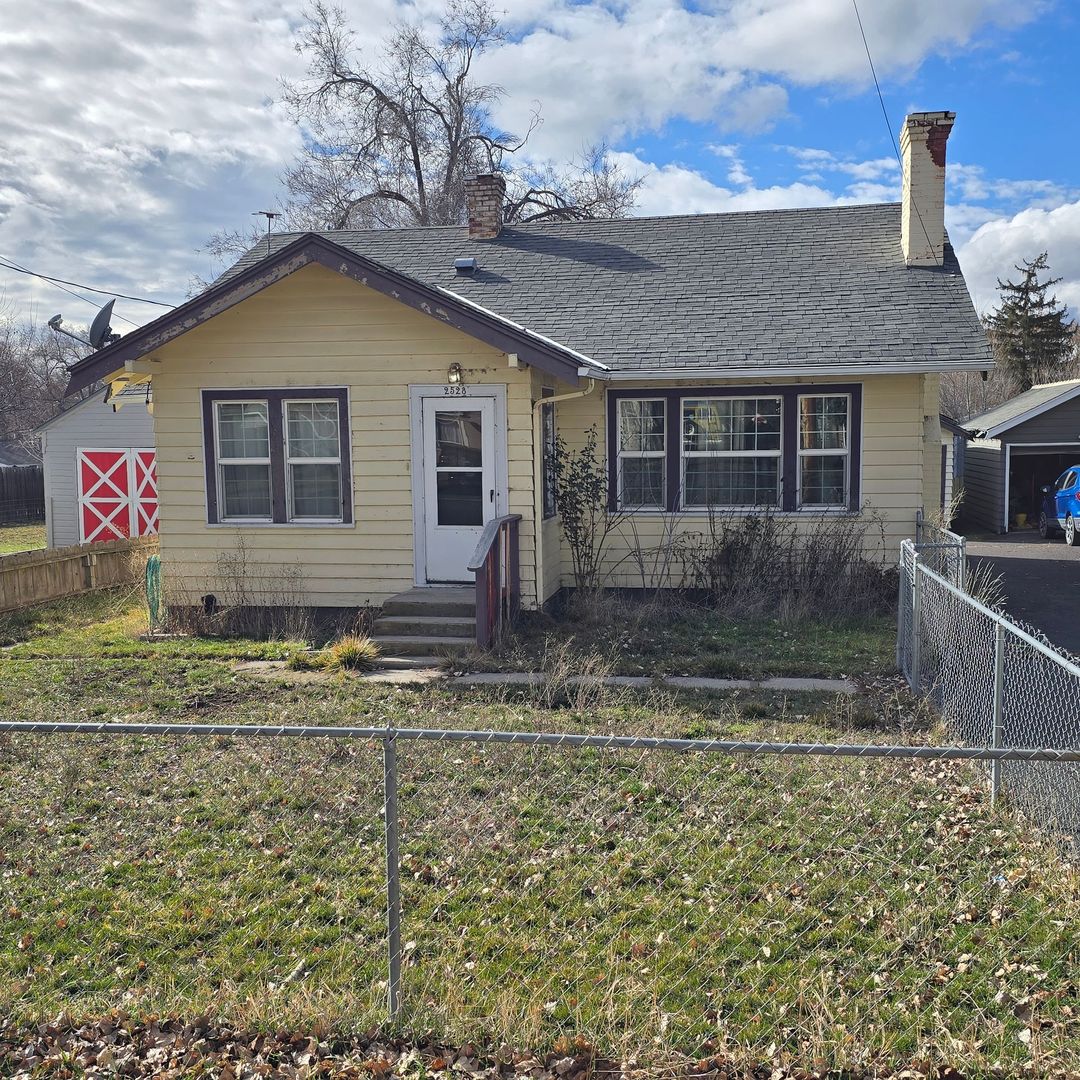 klamath falls House: 2528 Hope St