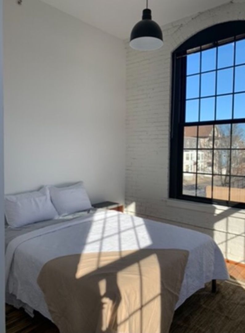 Providence Apartment: 40 Sprague Street