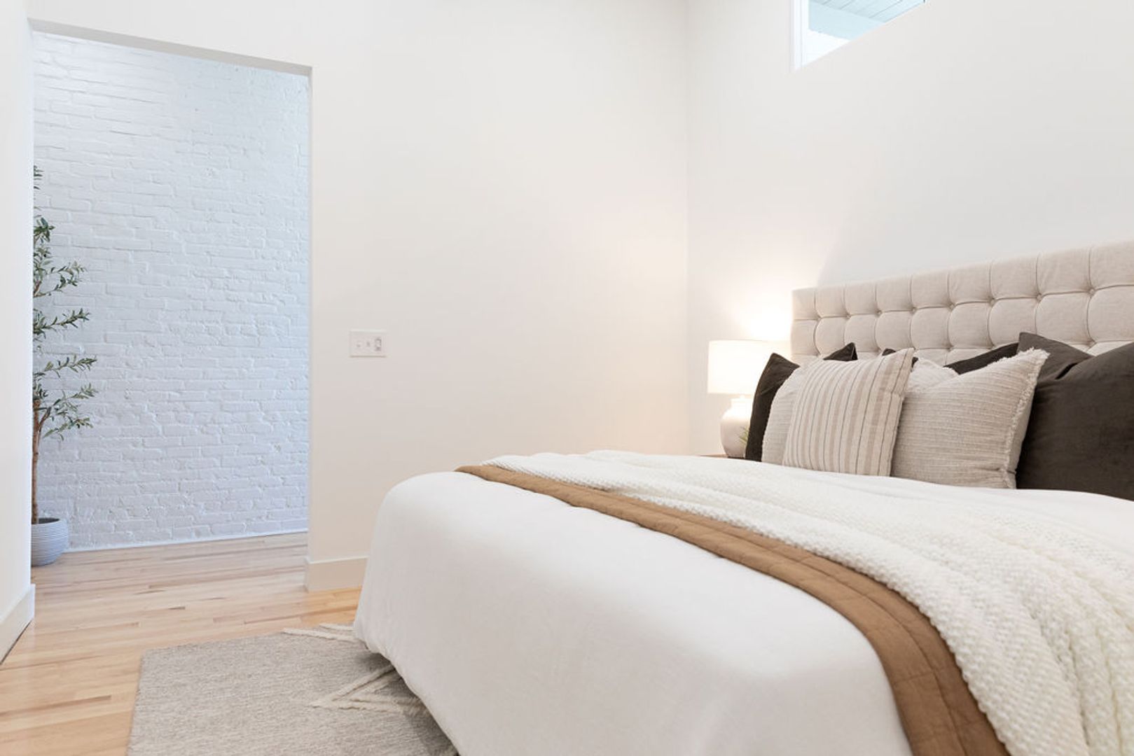 Providence Apartment: 49 Westfield Street