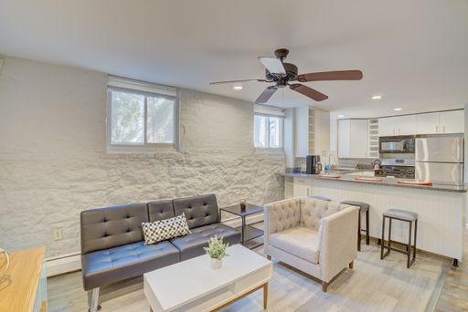 The Complete Package in East Rock: 1.5 Bed / 1 Bath Recently Updated Apt with In-Unit Laundry (Electricity Included!) – photo 1