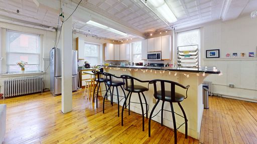 [LOOKING FOR 1 MORE FLATMATE] Massive 4 Bed/4 Bath Duplex - Close to Yale Campus - Off-Street Parking – photo 1