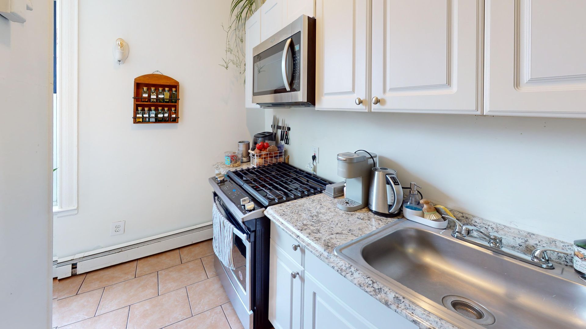 New Haven Apartment: 256 Edwards St