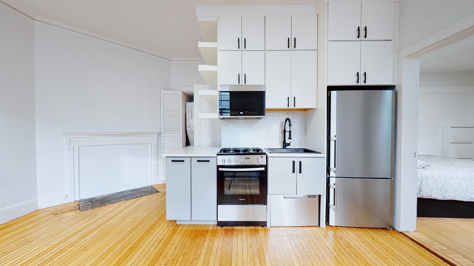 New Haven Apartment: 256 Edwards St