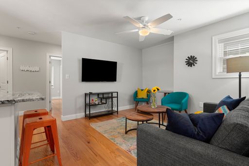 New RoostUp Furnished Private Bedroom with Private Bath in Charlestown! – photo 1