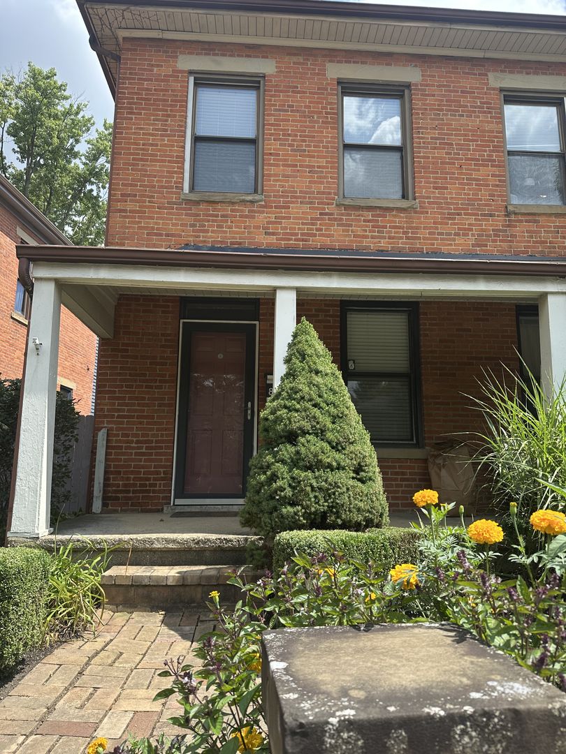 Columbus House: 820 Summit Street