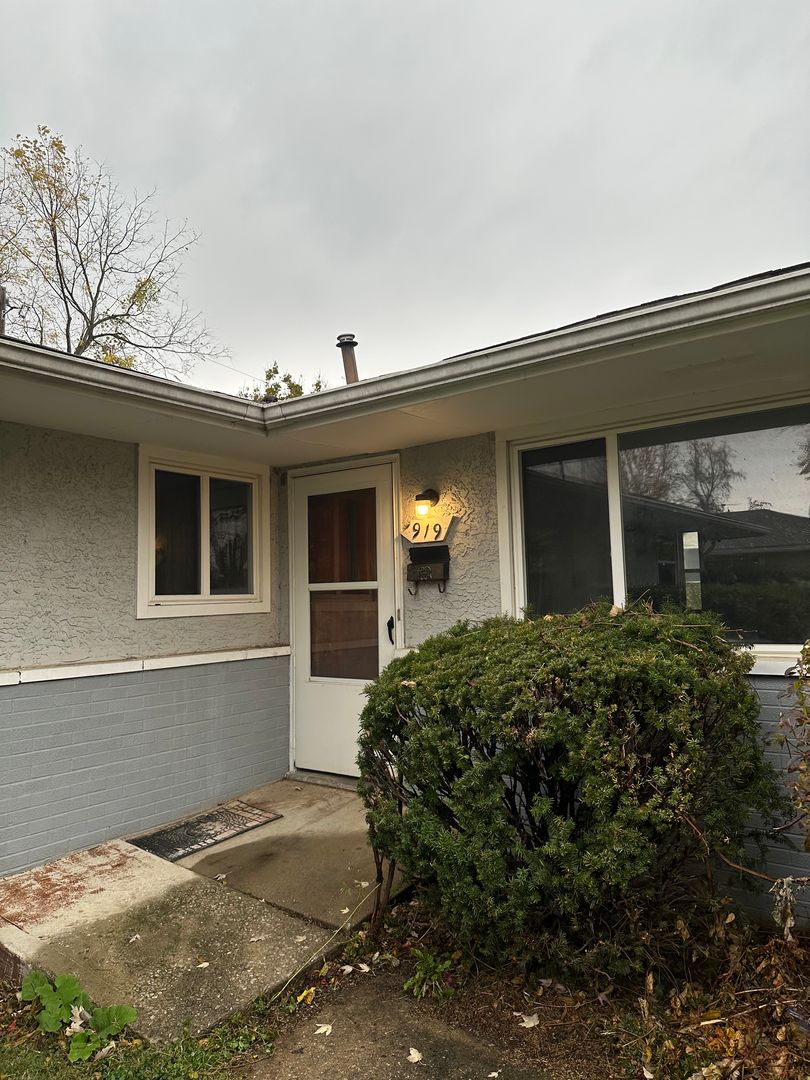 Columbus Apartment: 919-921 Weyant Ave.