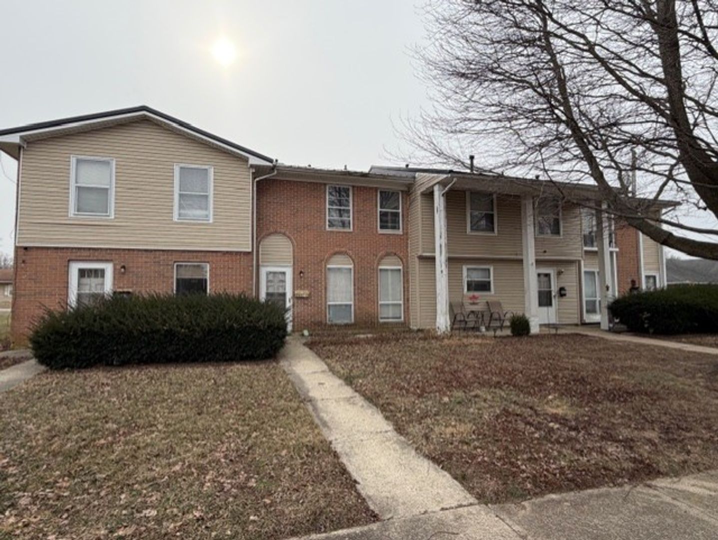 Enon Apartment: 6881-6887 Emerald Ave