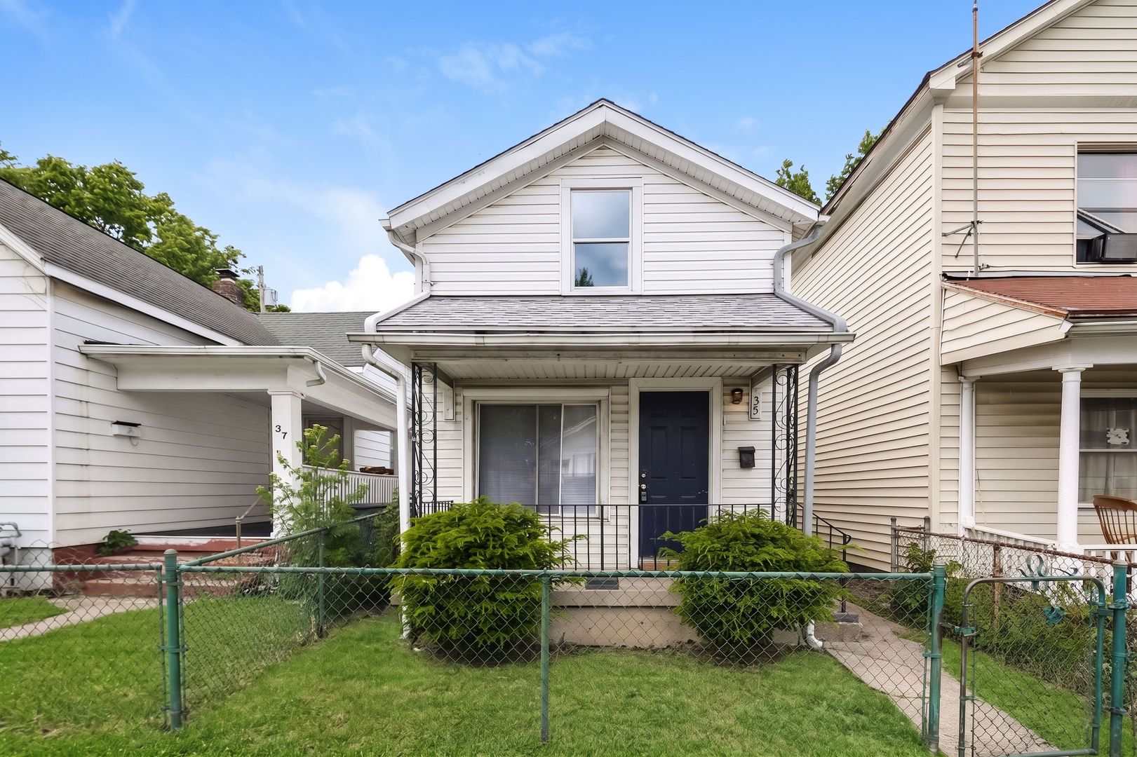 Dayton House: 35 Neal Ave