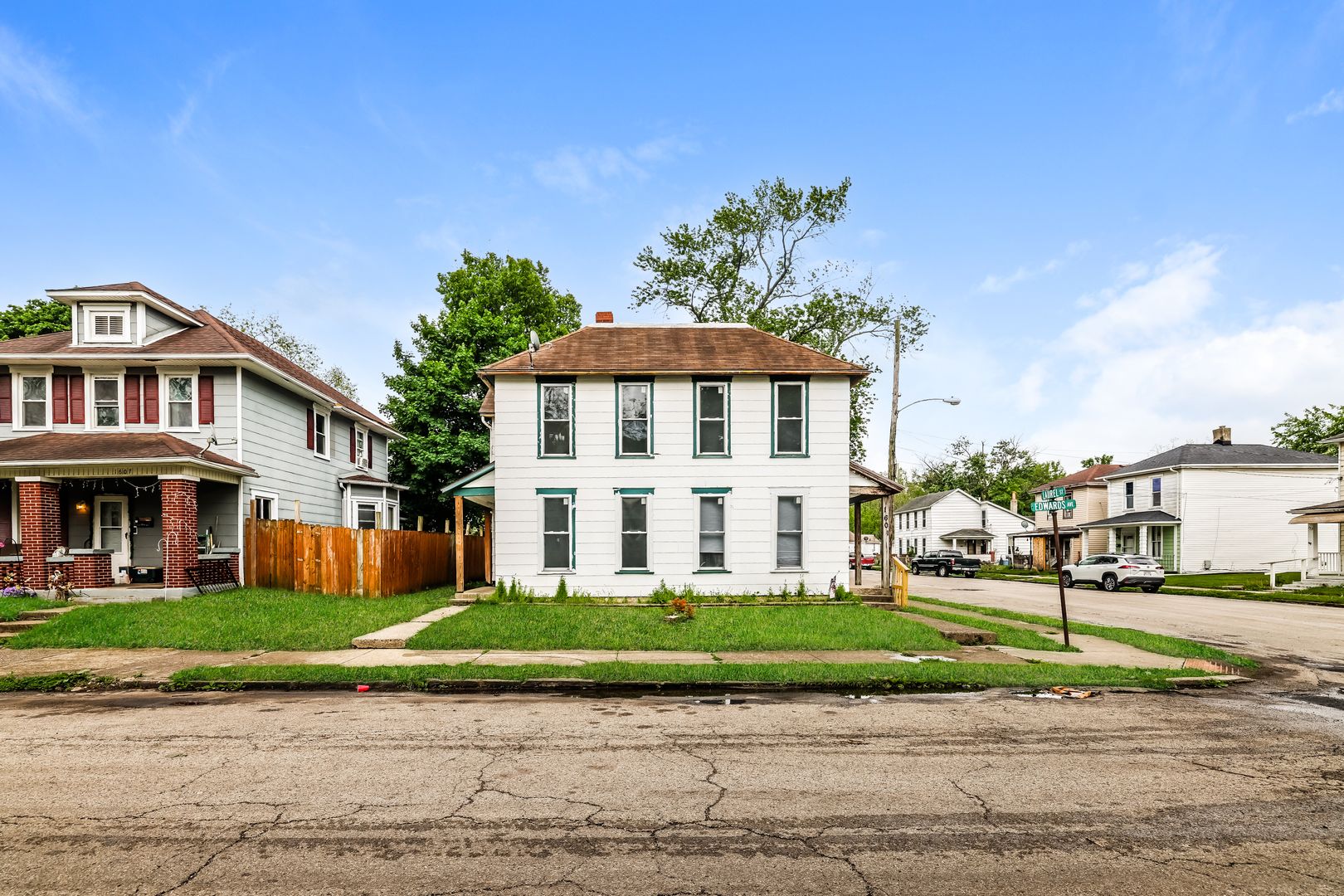 Springfield Apartment: 1601-1603 Edwards Ave