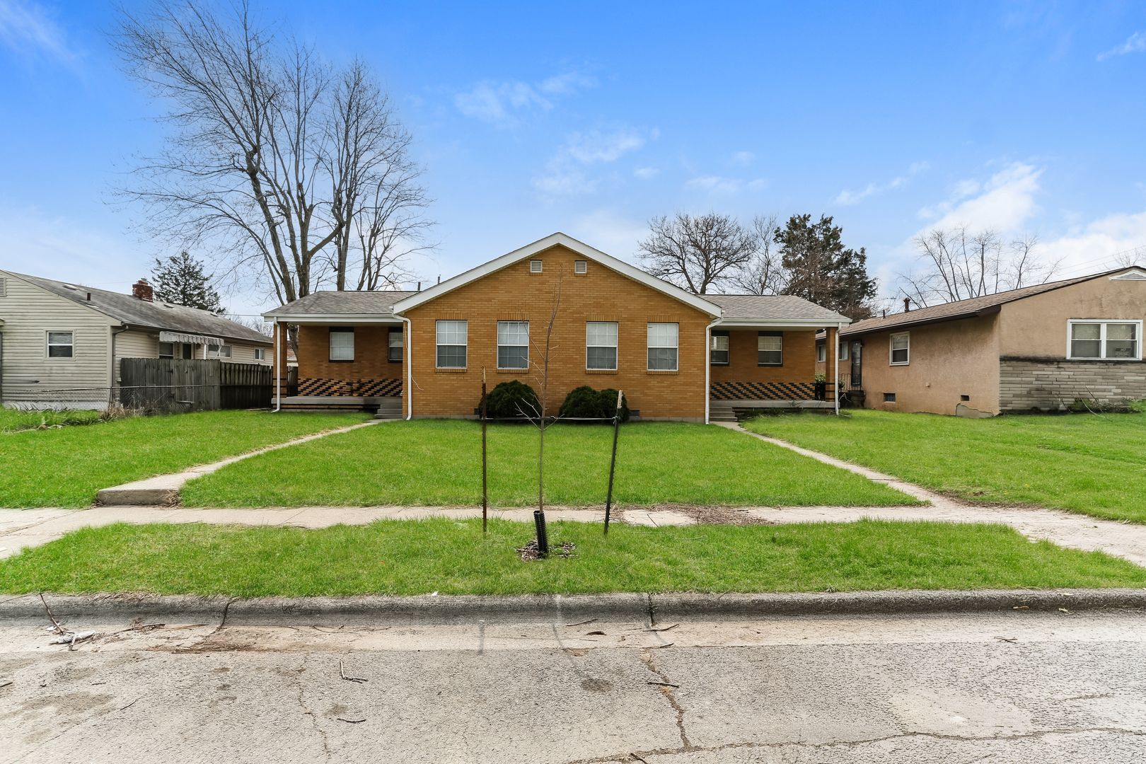 Columbus Apartment: 2197 / 2199 Amherst Ave