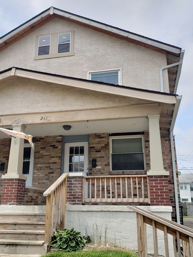 Columbus Apartment: 209-211 N. Hague Avenue