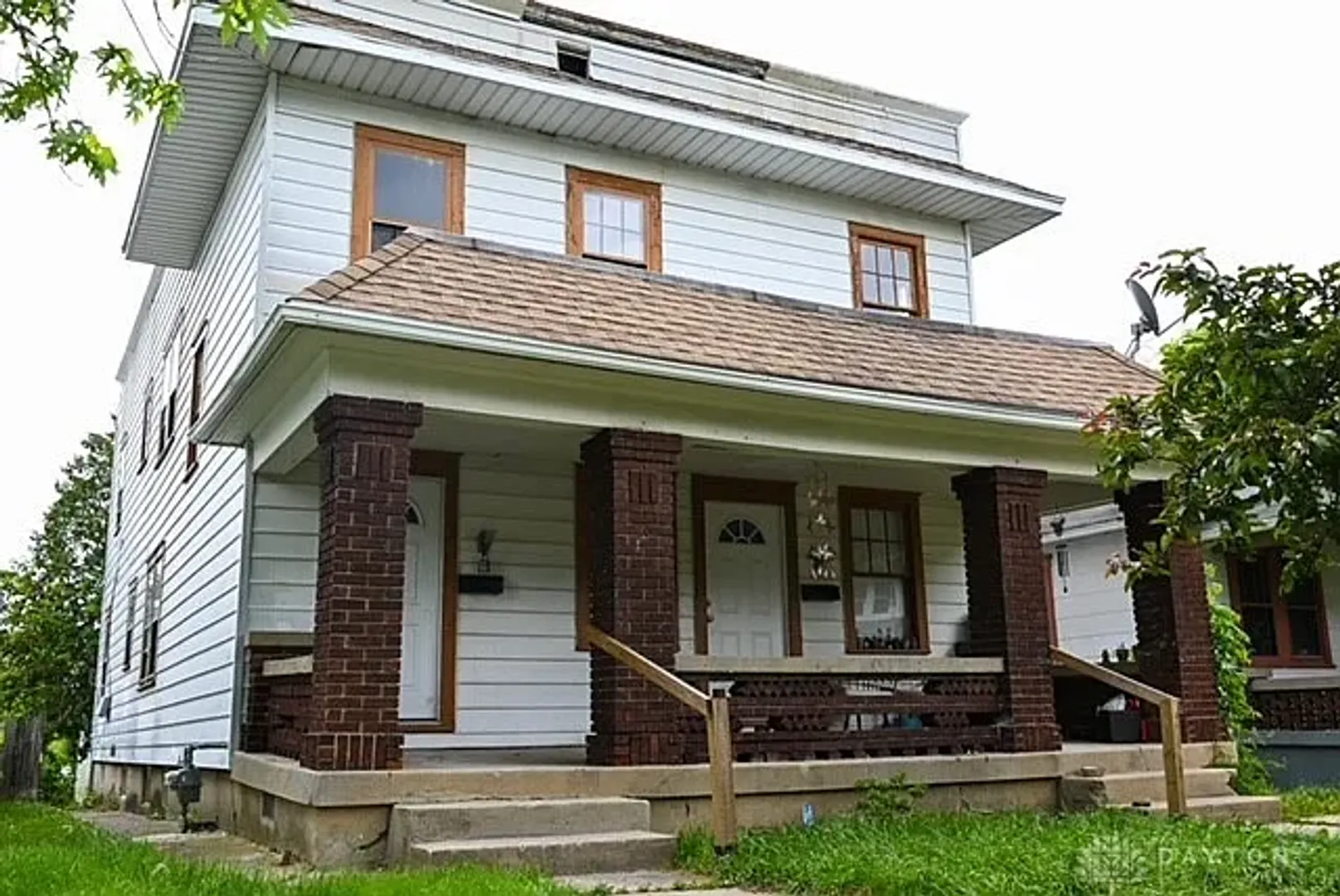 Dayton Apartment: 2322-2324 Eastview Ave