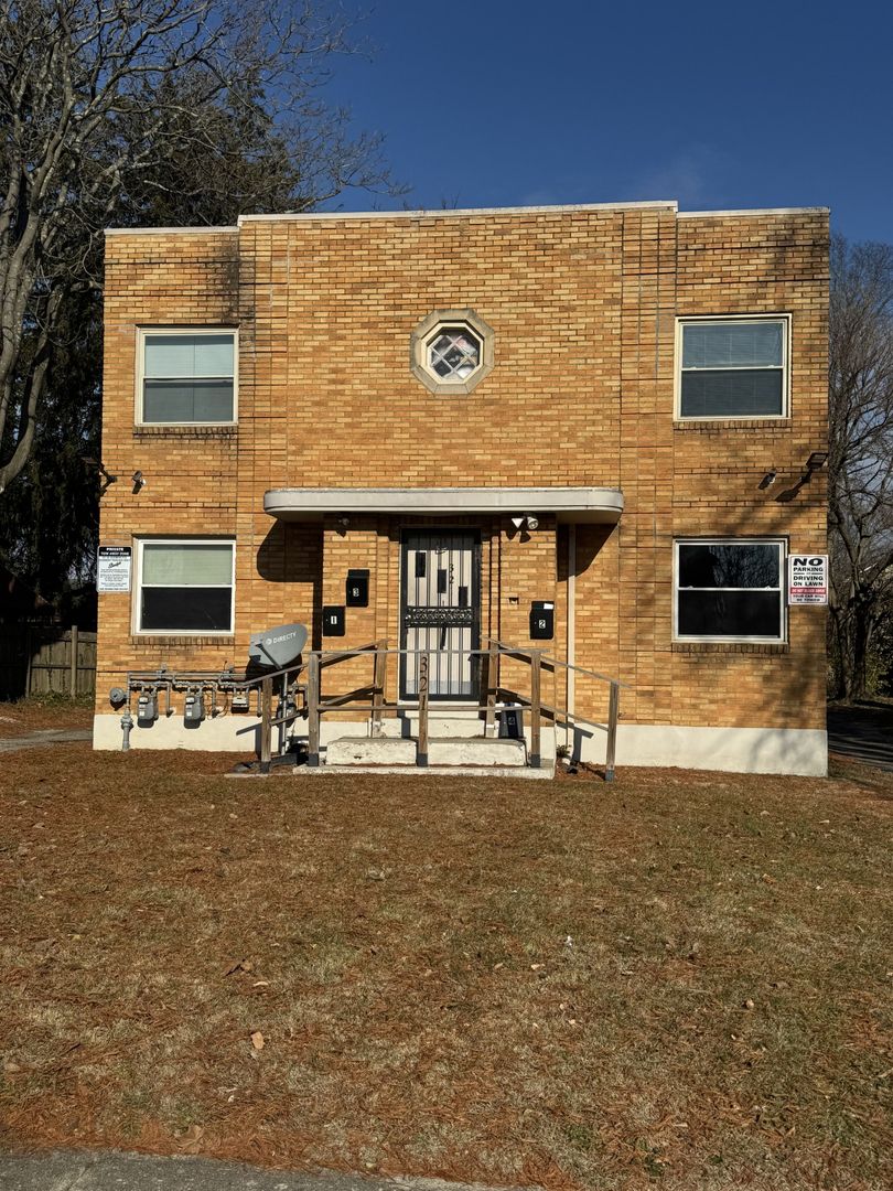 Dayton Apartment: 321 W Norman Ave