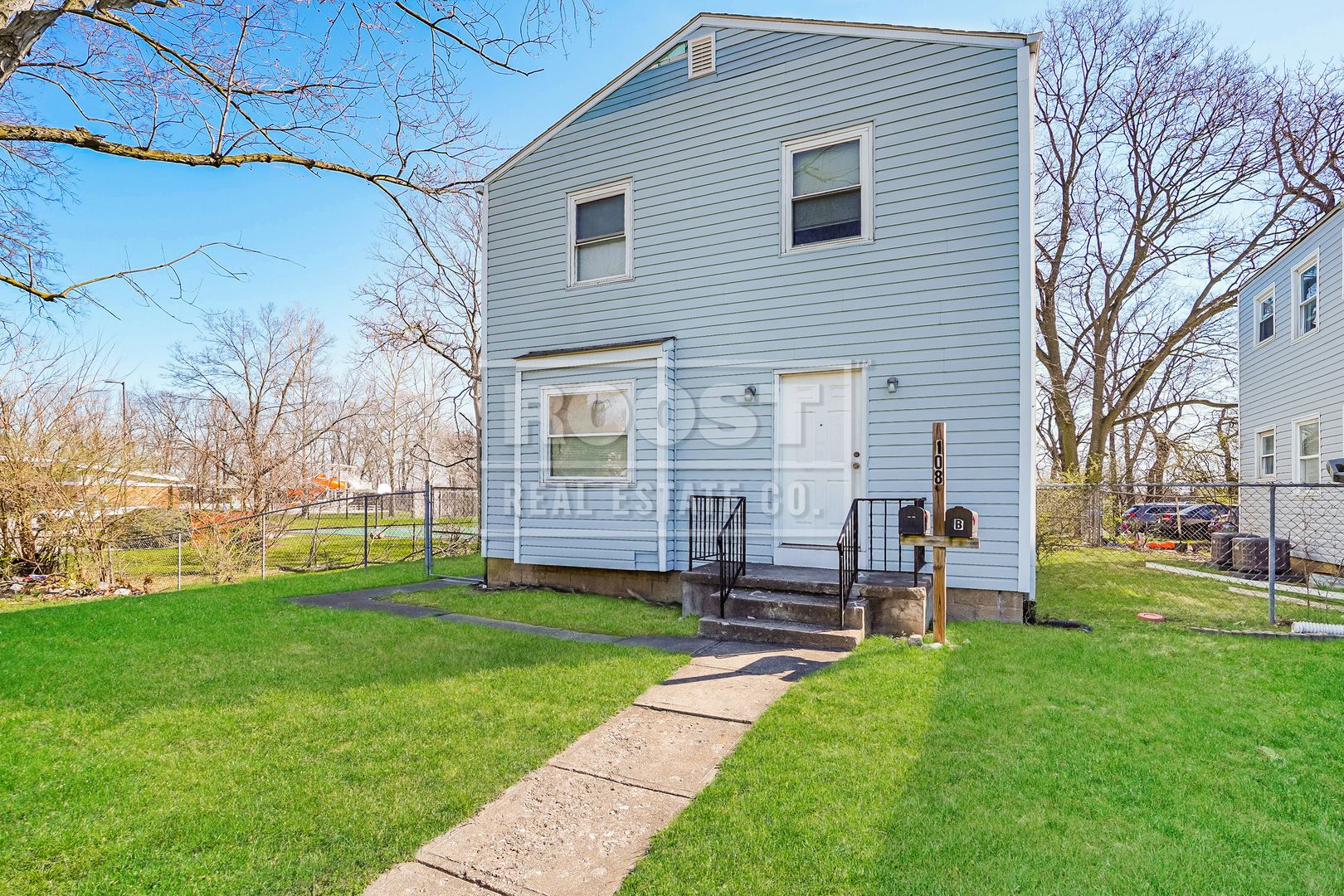 Columbus Apartment: 108 Columbian Avenue