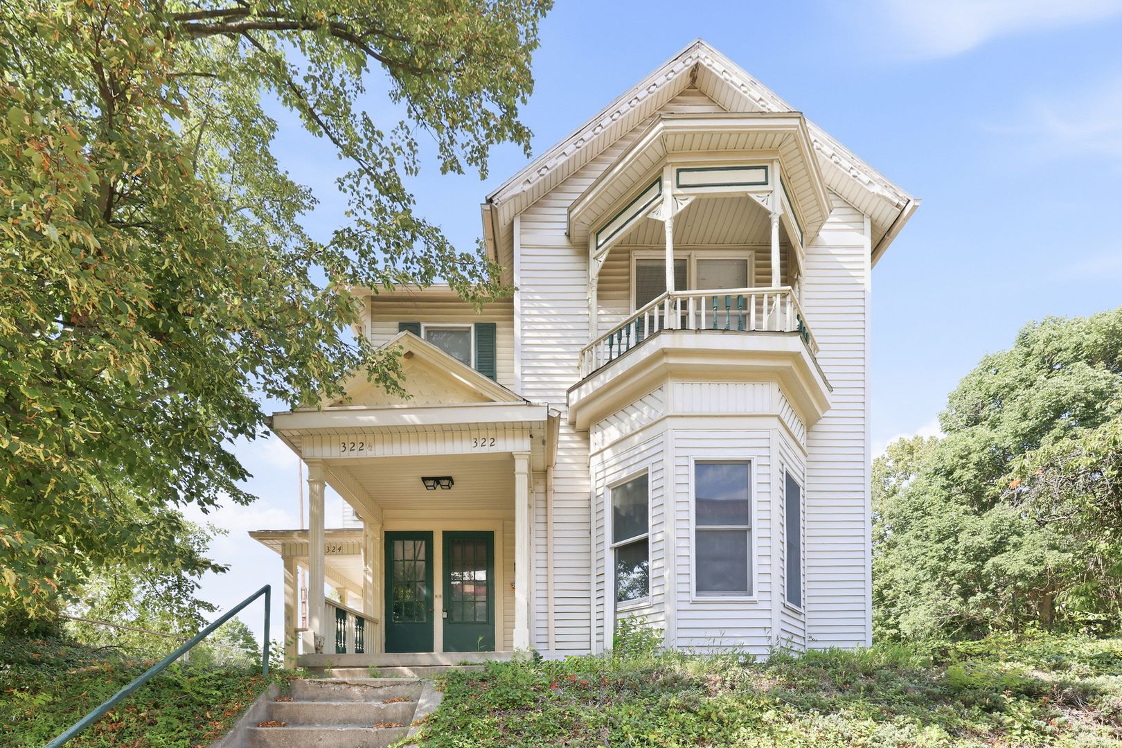 springfield Apartment: 322-324 Bill Edwards Dr.