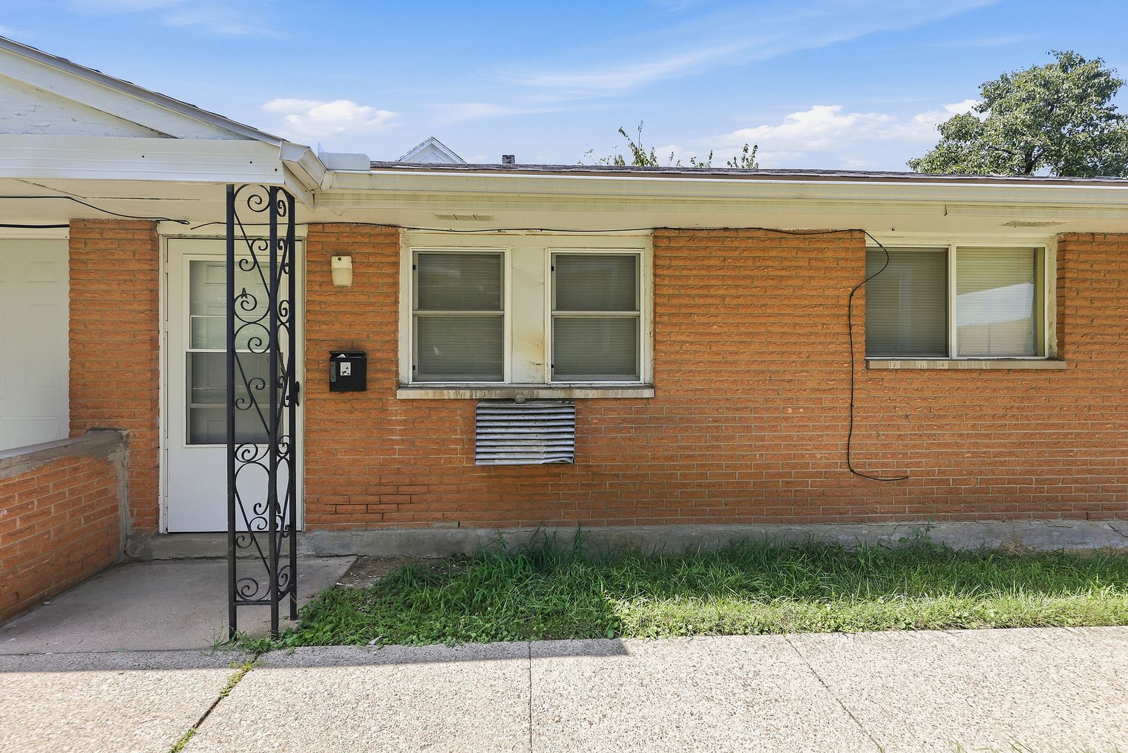 Dayton Apartment: 2646 Home Ave