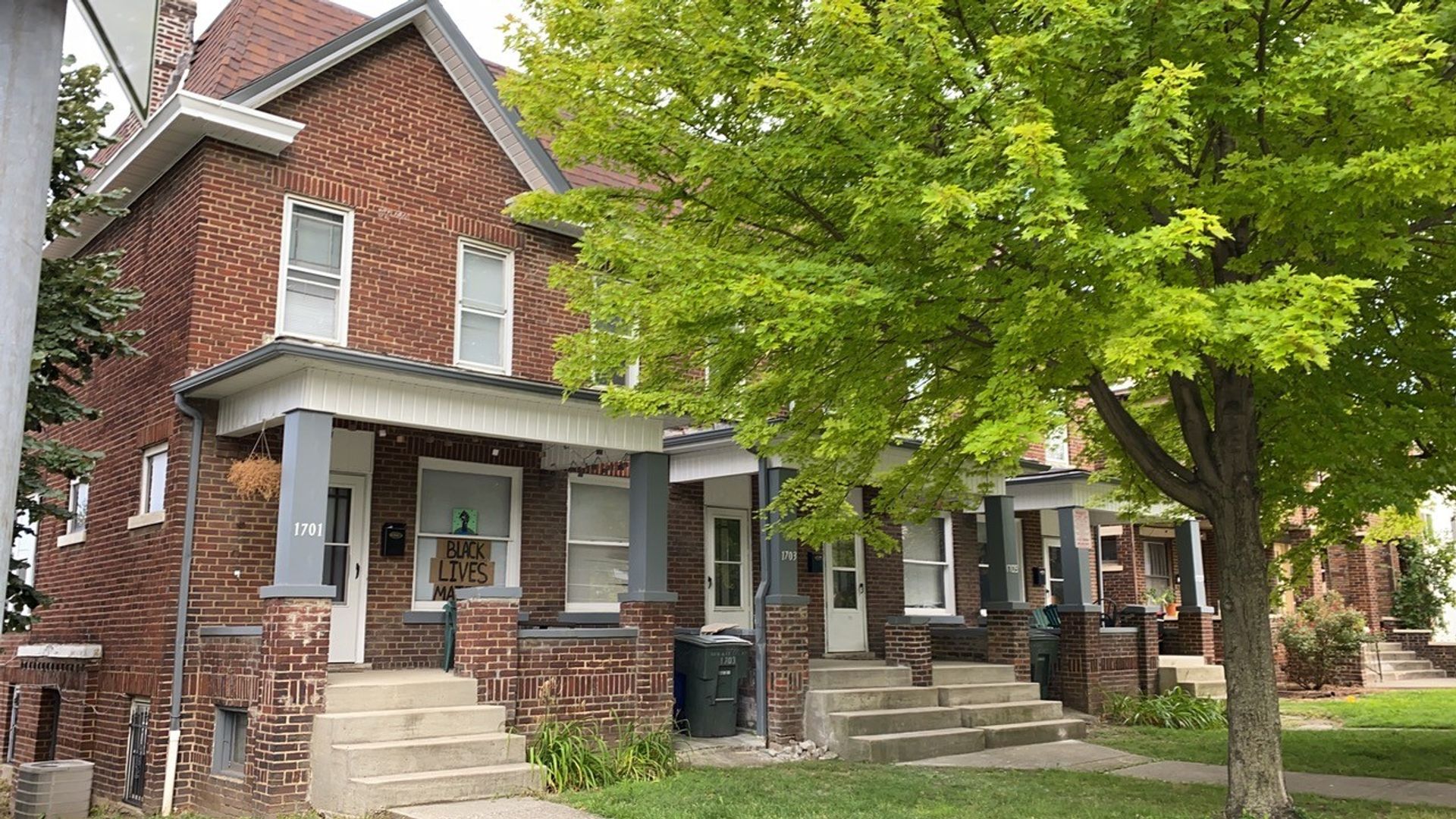 Columbus Apartment: 1701-1707 N. Summit Street