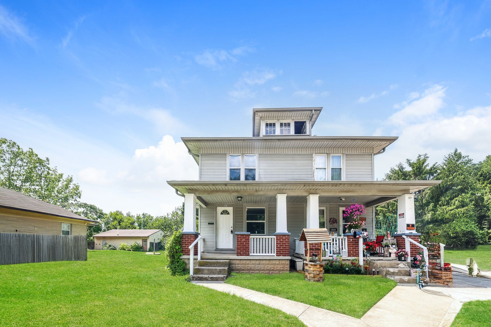Springfield Apartment: 1501/1503 Clifton Ave
