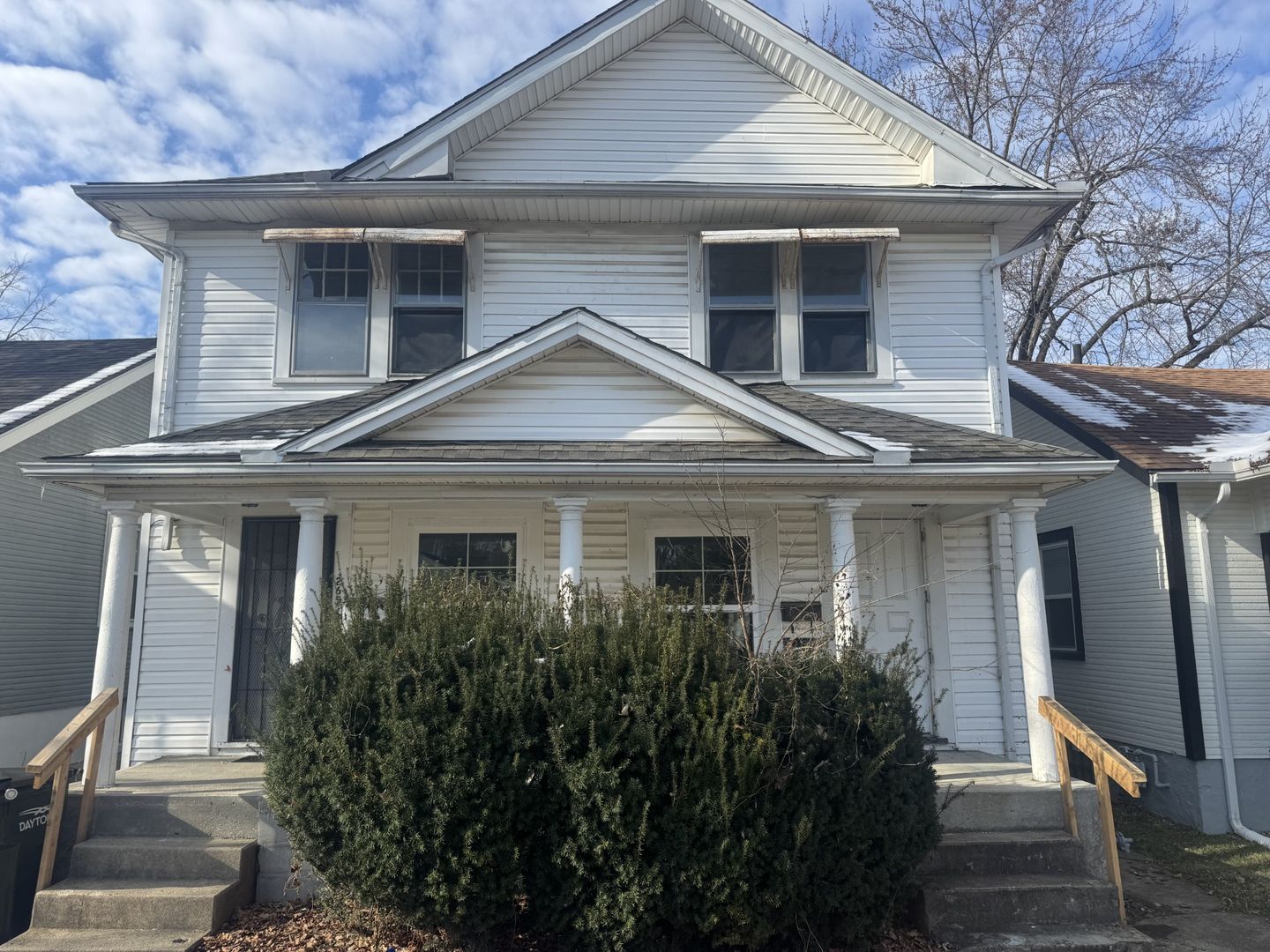 Dayton Apartment: 263/265 S Hedges St.