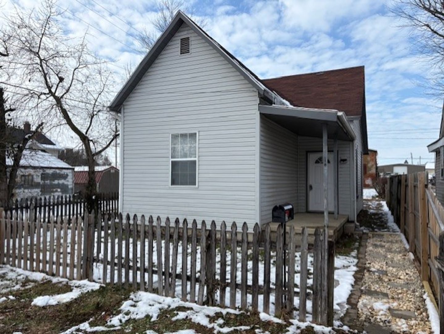 London House: 15 Vernon Avenue