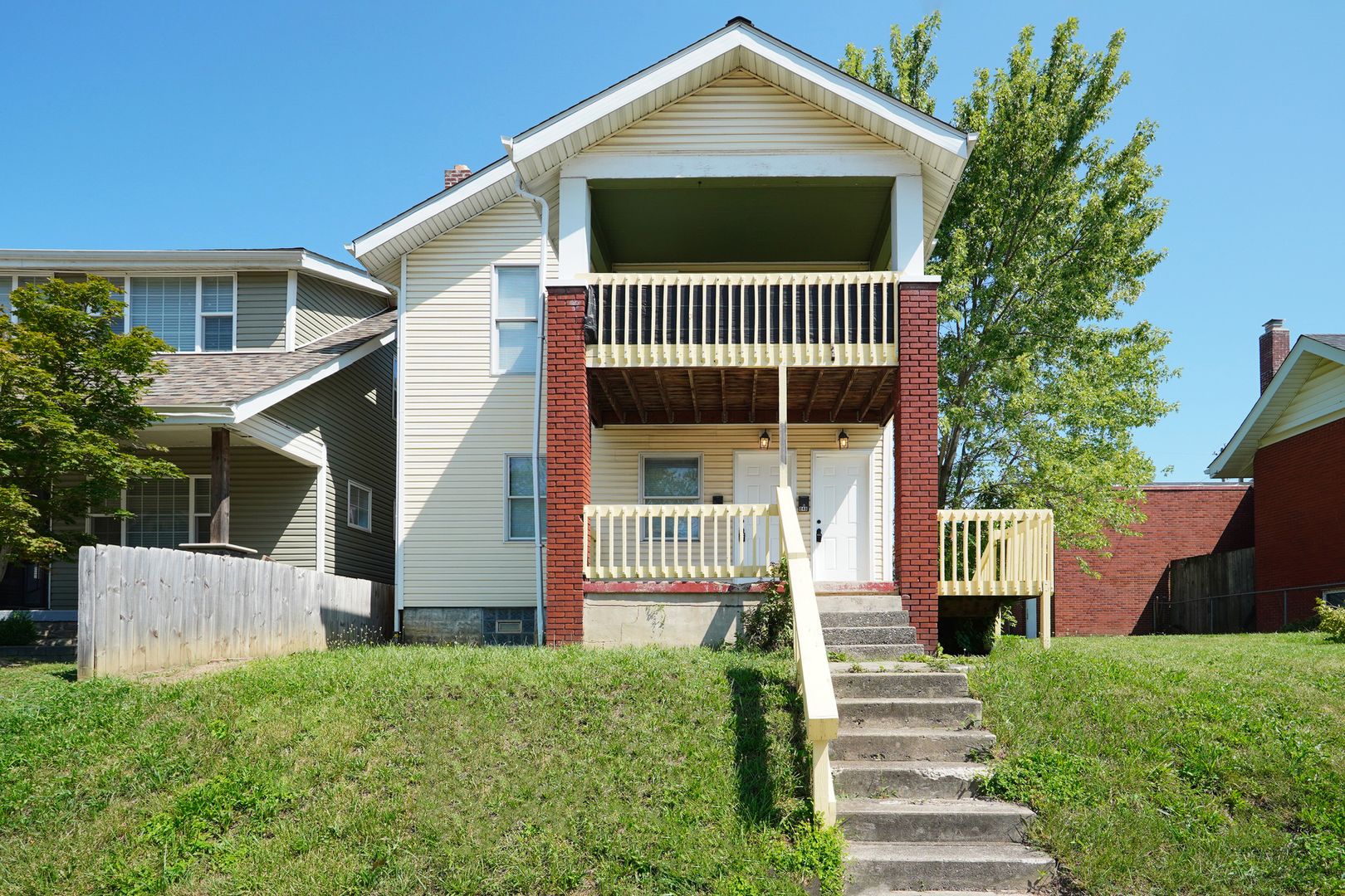 Columbus Apartment: 846-848 Reinhard Ave