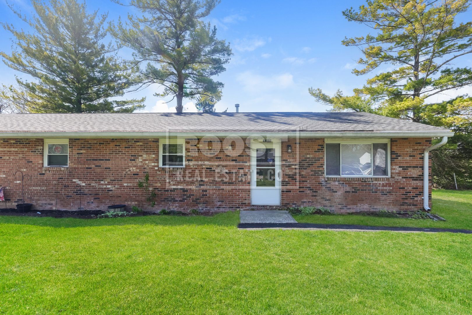 Springfield House: 3319 Upper Valley Pike