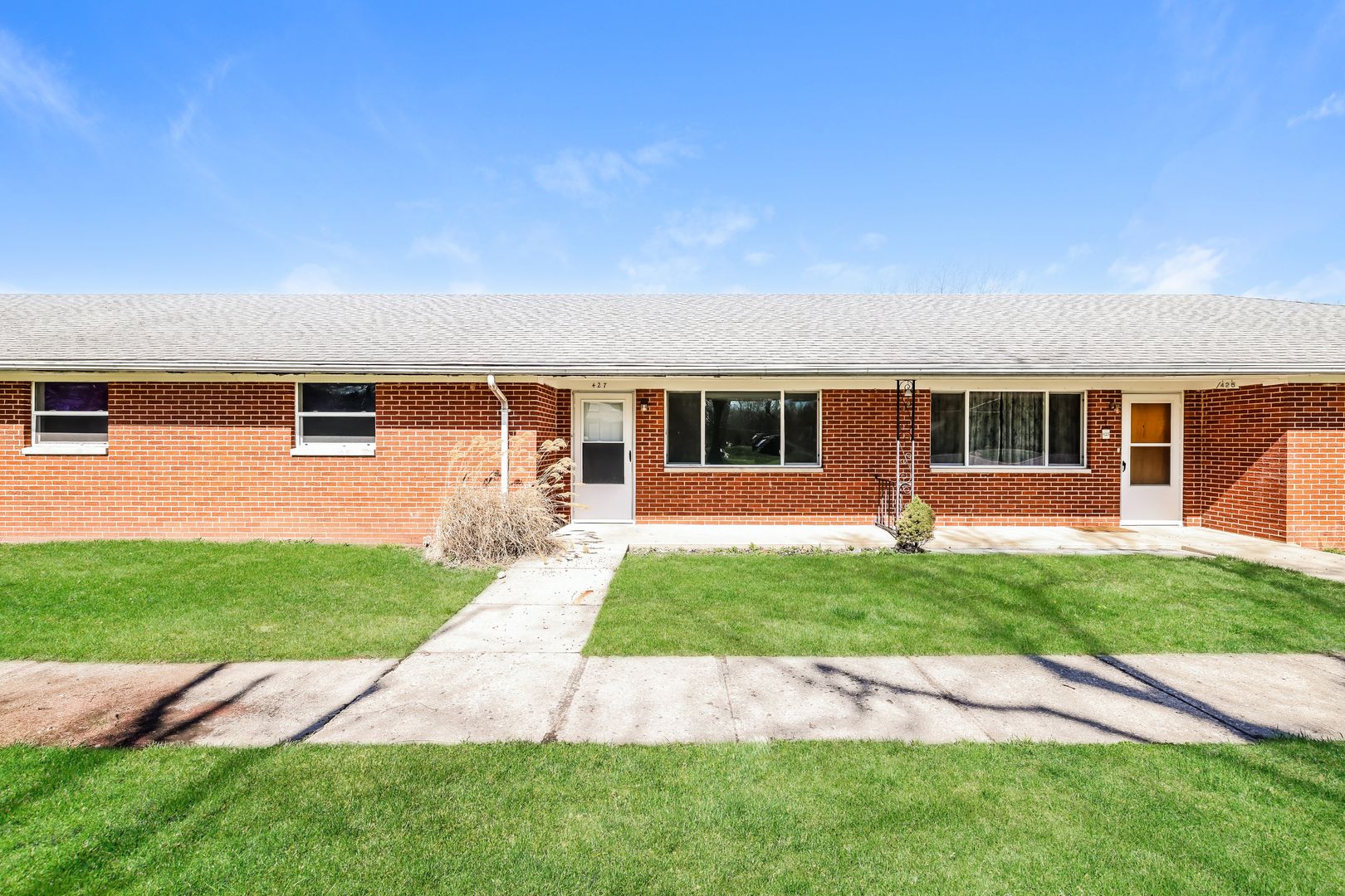 Springfield Apartment: 425-453 Ogden Road