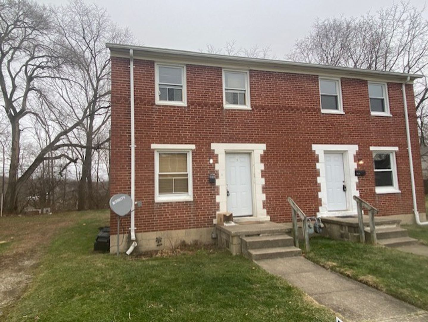 Springfield House: 1262 Cedarview Drive E