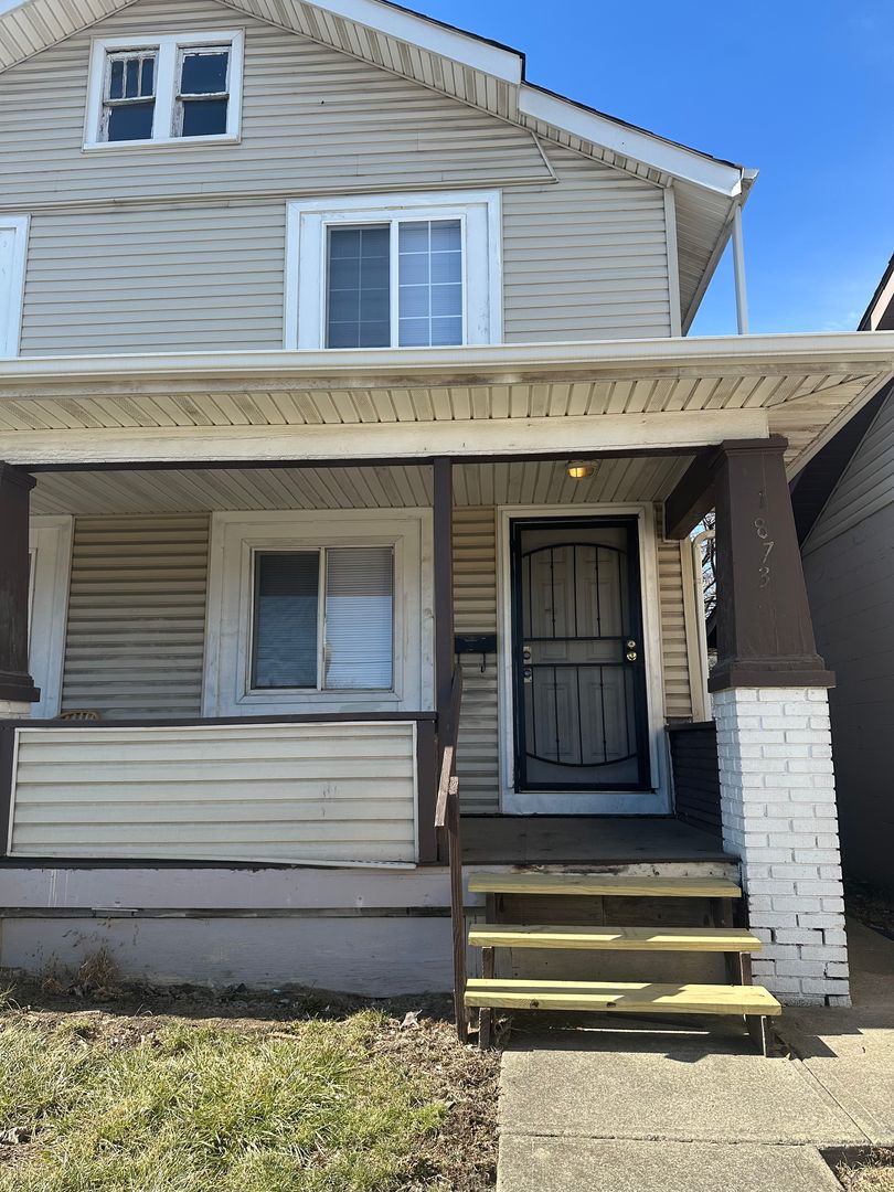 Columbus Apartment: 1871-1873 Cleveland Avenue