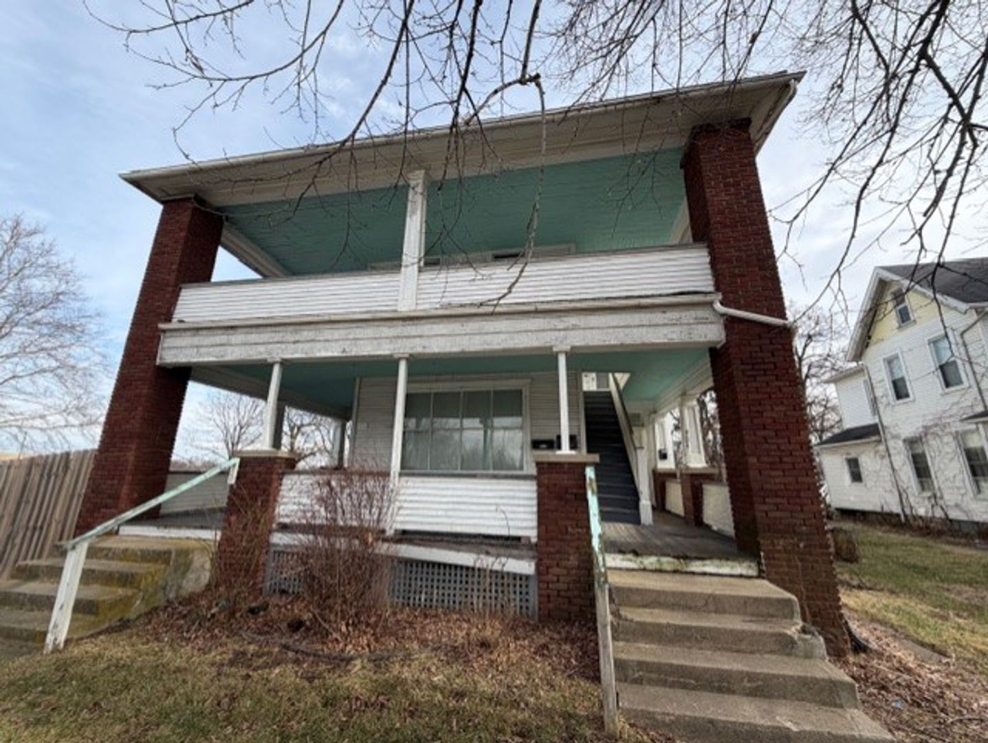 Springfield Apartment: 902-904 1/2 S Limestone St.