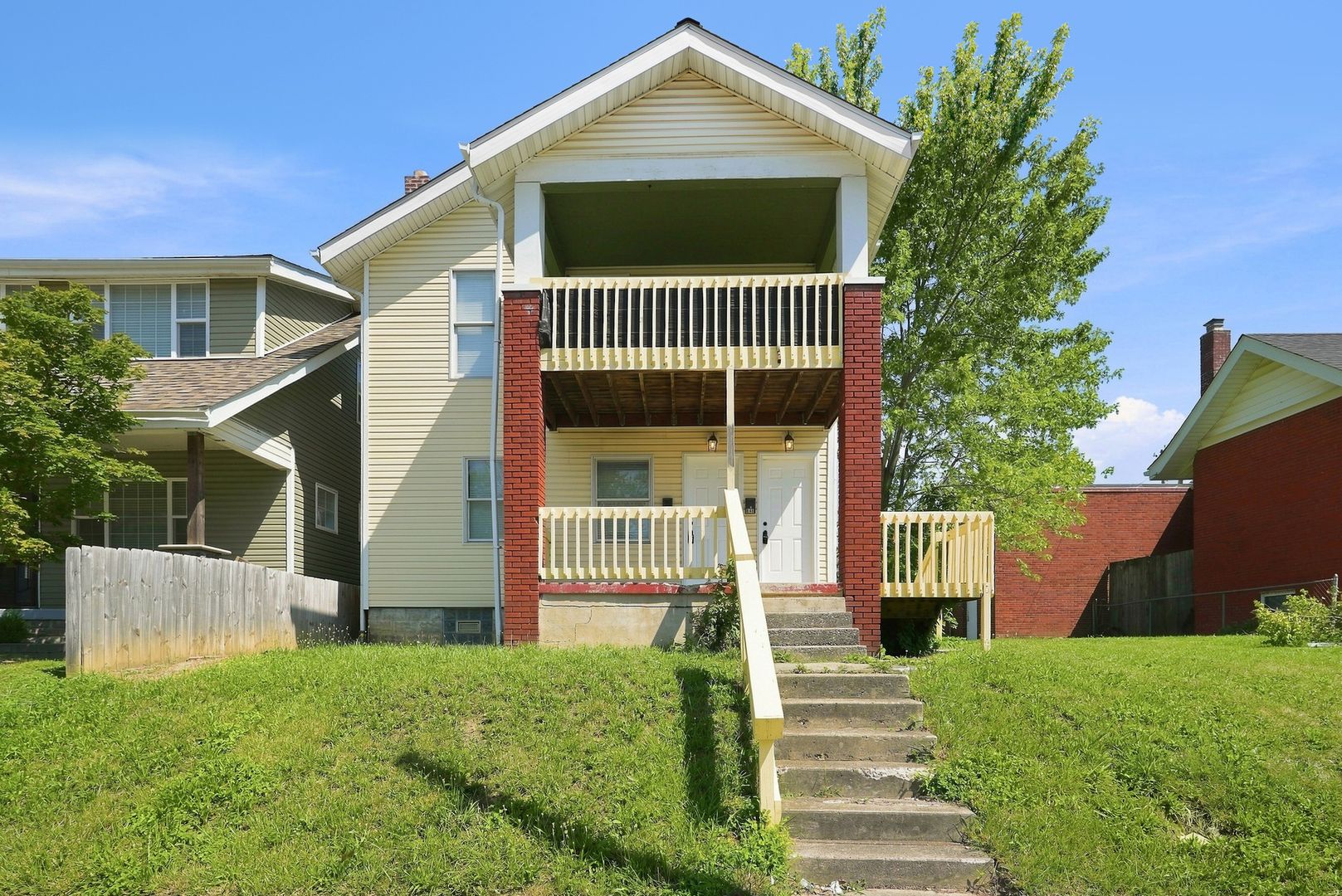 Columbus Apartment: 846-848 Reinhard Ave