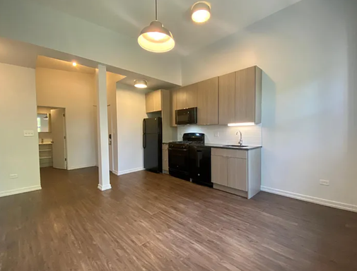 Uptown – Updated Corner Unit - 2-Bedroom / 1-Bath – photo 1