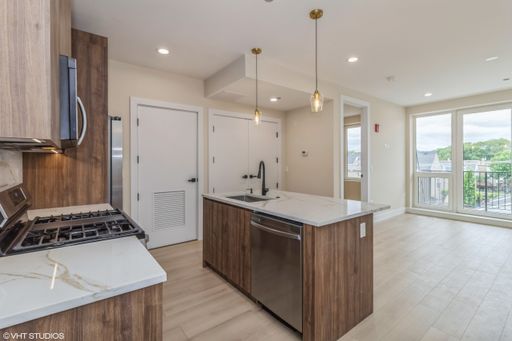 **50%-OFF MOVE-IN FEE IF MOVE-IN BY 10/15/26** Irving Park 2-Bed / 2-Bath 2025 New Construction -- SOUTHERN EXPOSED! -- Available Now! – photo 1